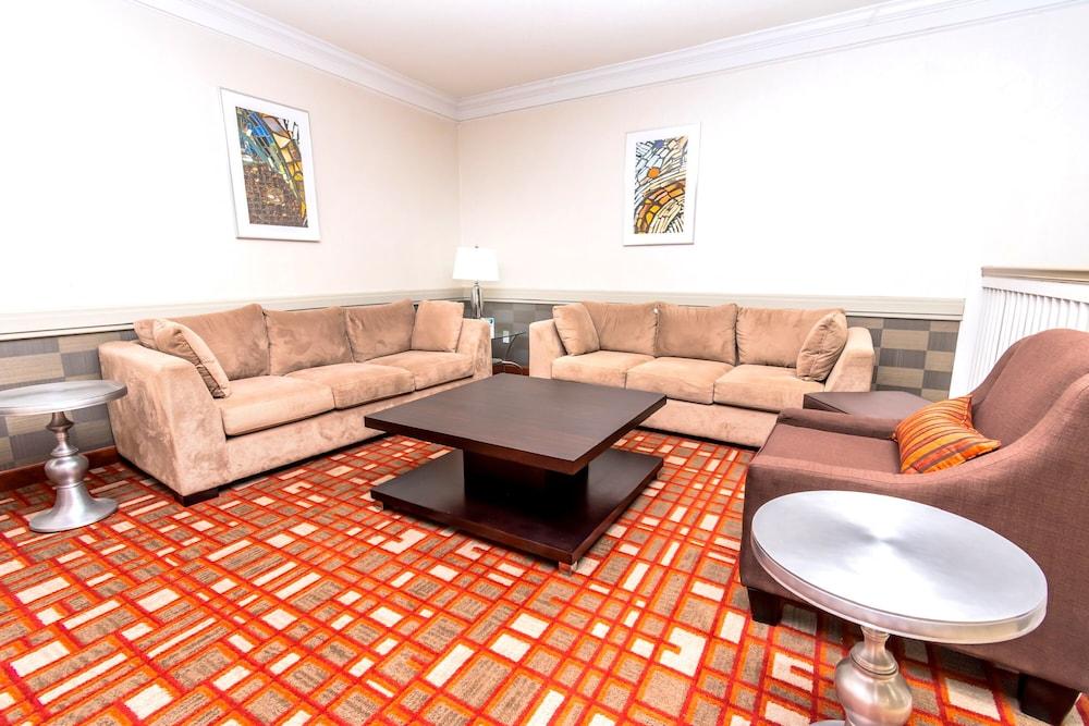 Econo Lodge Inn & Suites East Houston I-10 Bagian luar foto