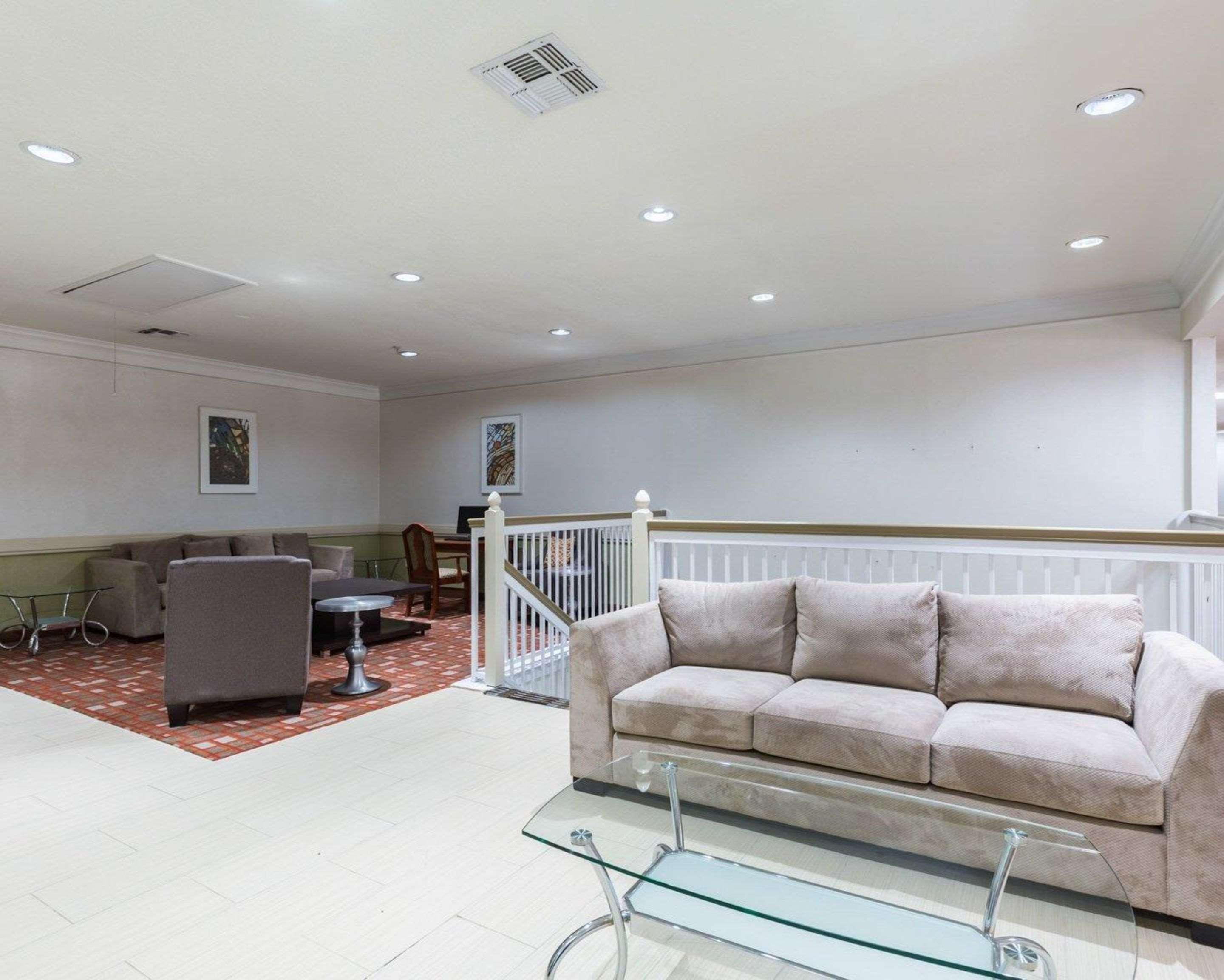 Econo Lodge Inn & Suites East Houston I-10 Bagian luar foto