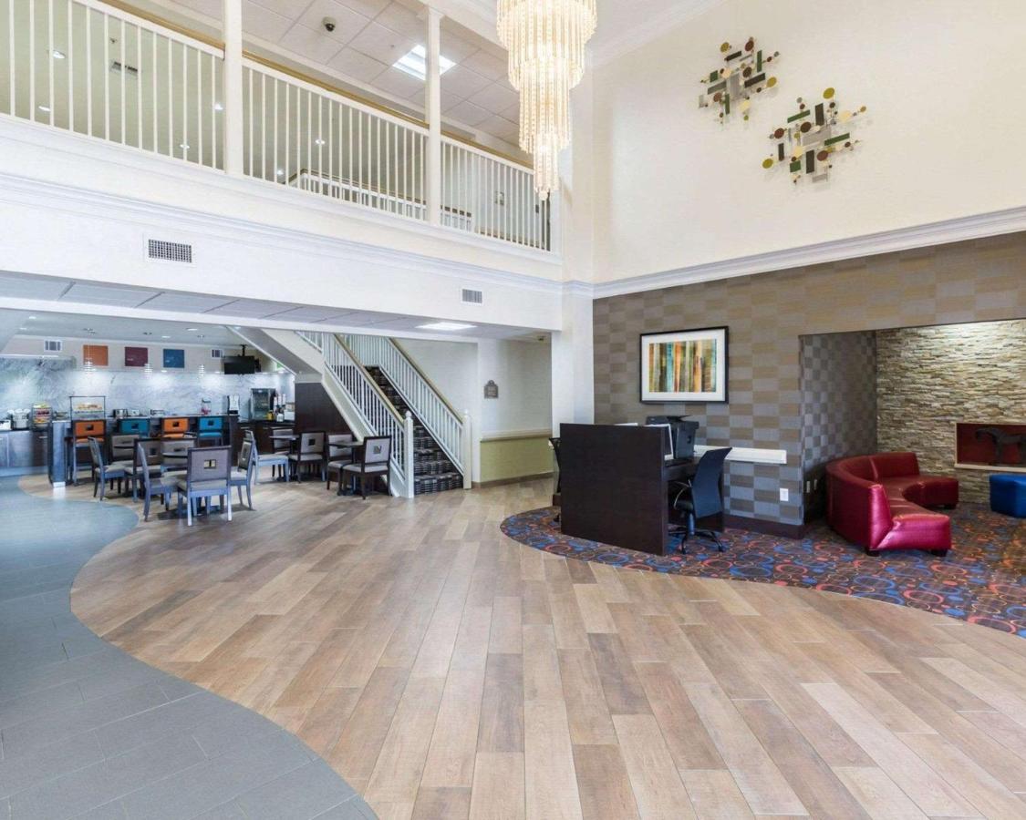 Econo Lodge Inn & Suites East Houston I-10 Bagian luar foto